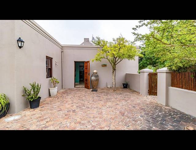 FARM FOR SALE IN SIR LOWRY'S PASS